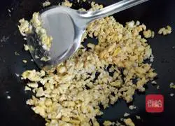 Illustration of how to make zucchini, egg and shrimp dumplings 2