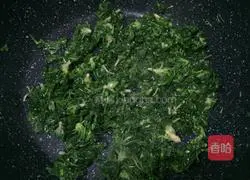 Illustration of how to make shepherd's purse egg pancake 11