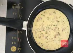 Illustration of how to make love lean meat egg pancake 7