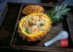 Illustration of how to make shrimp and pineapple fried rice 14