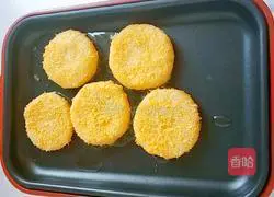 Illustration of how to make stringy potato cakes 12
