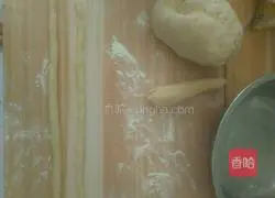 Illustration of how to make butterfly steamed buns 6