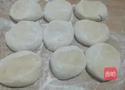 Illustration of how to make fennel and meat dumplings 12