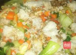 Illustration of how to make egg fried rice 9