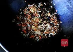 Illustration of how to make large steamed buns with vegetarian filling 4