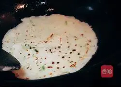 Illustration of how to make golden batter cake 5