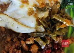 Illustration of how to make rice noodles with minced meat and omelette 9