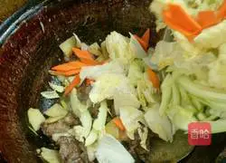 Illustration of how to make fried noodles that will satisfy the family 6