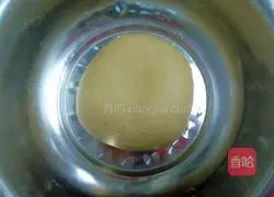 Illustration of how to cut small steamed buns with a brown sugar knife 5