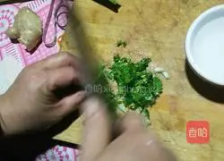 Illustration of how to make delicious wontons 9