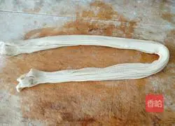 Illustration of how to make hand pancake rolls 8