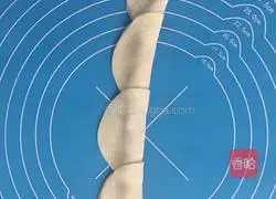 Illustration of how to make rose dumplings 4