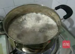 Illustration of how to make sweet wine colored glutinous rice balls 13