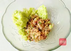 Illustration of how to make cabbage and pork dumplings 6