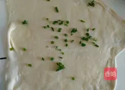 Illustration of how to make scallion pancakes 6