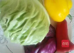 Illustration of how to make two-color pepper and cabbage rolls 2