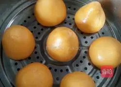 Illustration of how to make pumpkin steamed buns 9