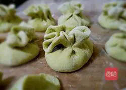 Illustration of how to make money bag dumplings 9