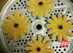 Illustration of how to make flower steamed buns 19