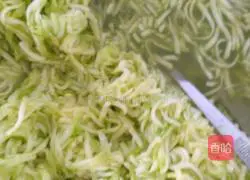 Illustration of how to make zucchini buns 3