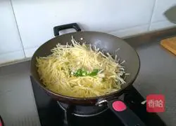 Homestyle Illustration of how to make shredded potato burritos 17