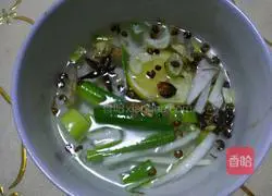 Illustration of how to make pork dumpling stuffing 5