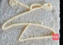 Illustration of how to make egg and ham sandwiches 3