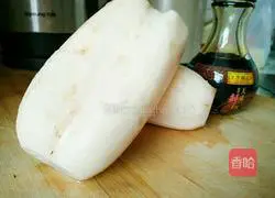 Illustration of how to make lotus root meat dumpling stuffing 9