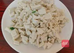 Illustration of how to make mushroom and tofu stuffed buns 5