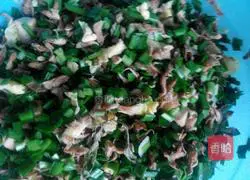 Sophora japonica, leek and egg buns recipe 2