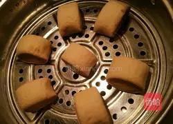 Illustration of how to cut steamed buns with brown sugar knife 6