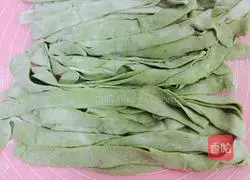 Illustration of how to make colorful noodles 3