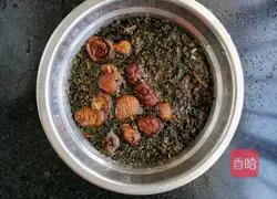 Illustration of how to make pickle cakes 2