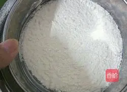 Illustration of how to make sour pancakes 1