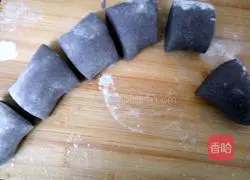 Illustration of how to make black rice pancake 8