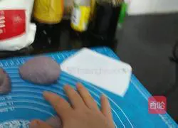 Illustration of how to make black rice noodles steamed buns 7