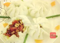 Illustration of how to make sausage buns 9