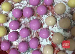 How to make colorful glutinous rice balls with chocolate filling 4