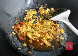 Illustration of how to make simple egg and tomato fried noodles 8