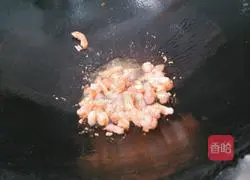 五Illustration of how to make Easter egg fried rice 2
