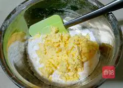 Blueberry Almond Muffins Recipe Illustration 4