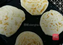 Illustration of how to make hollow sesame cake 18