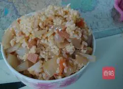 Illustration of how to make egg and ham fried rice 6