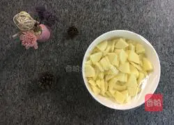 Illustration of how to make pastoral potato pancakes 3