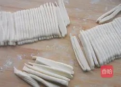 Illustration of how to make noodles 3