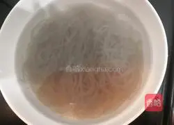 Illustration of how to make cold vermicelli 8