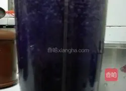 Illustration of how to make purple noodles 1