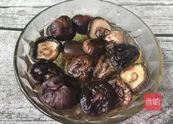 Illustration of how to make braised pork ribs with rice 4