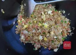 Illustration of how to make ham and egg fried rice 5