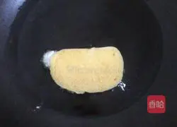 Illustration of how to make egg steamed bun slices 8